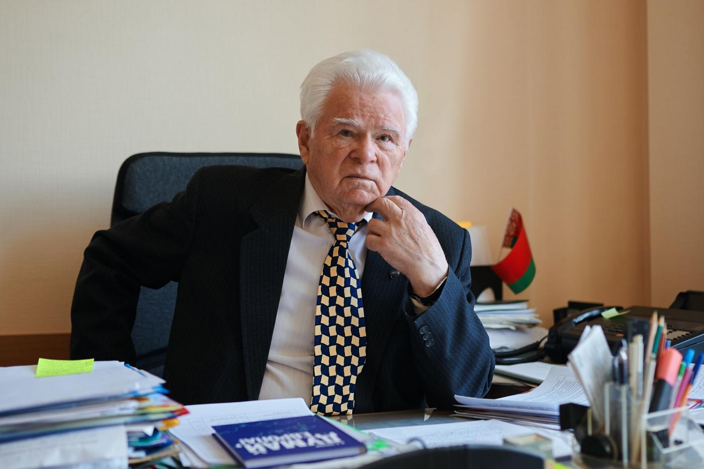 Университет в лицах: Владимир Бобков о 60-летнем научном опыте, политологии и книге «Думай, Европа!»